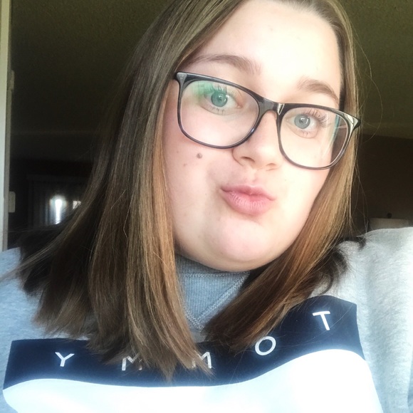 Meet your Posher, Hailey - Picture 1 of 1